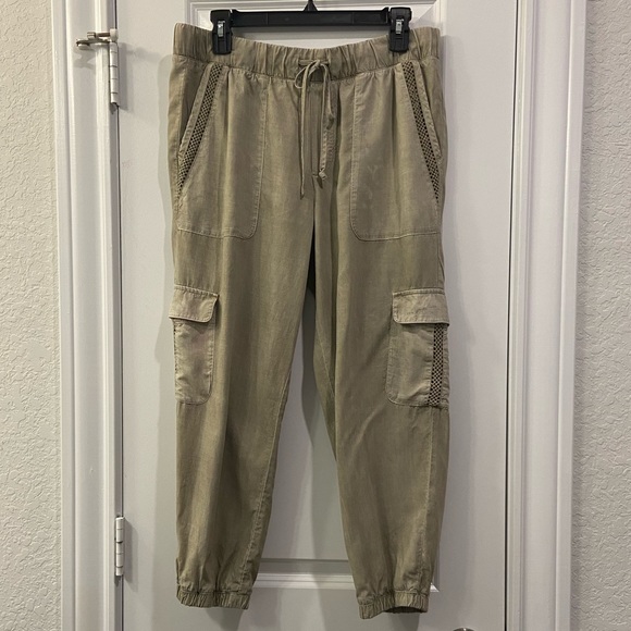 Anthropologie - Cloth & Stone - Vintage Olive Cropped Joggers - Picture 3 of 9